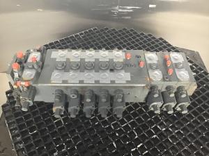 Liebherr Bloque de válvulas